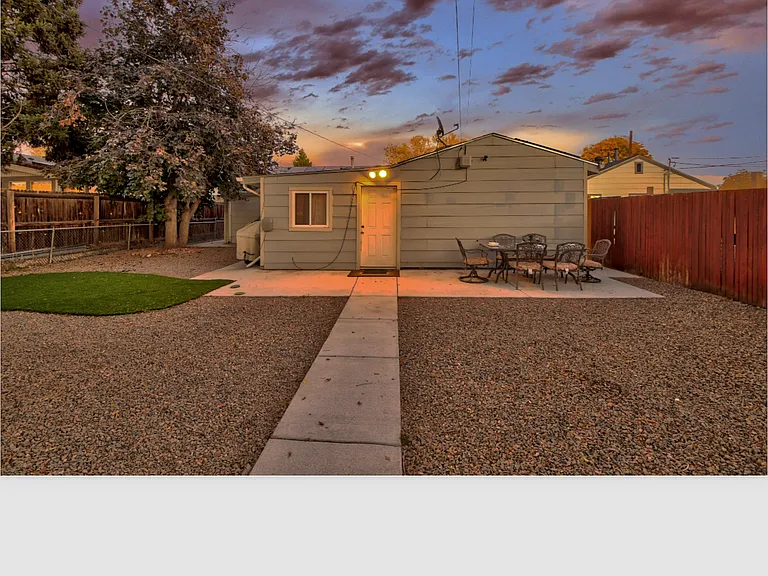 1315 S Wolff St — Photo 25