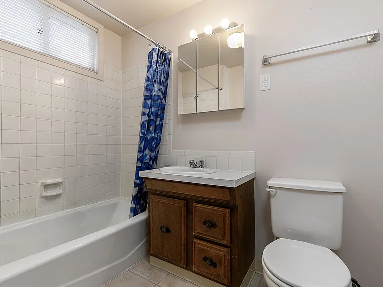 2200 Logan Ave #1 — Photo 6