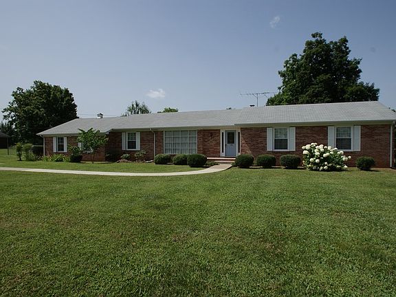 2nd image of 1596 Saddle Dr