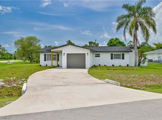 11 Illinois Rd, Lehigh Acres, FL 33936