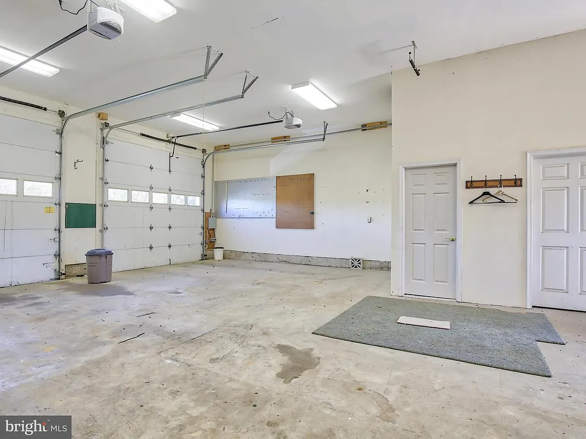Building Photo - 14903 Neer Ln