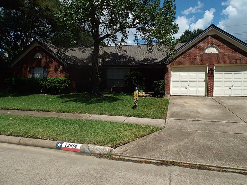1st image of 19814 Hoppers Creek Dr
