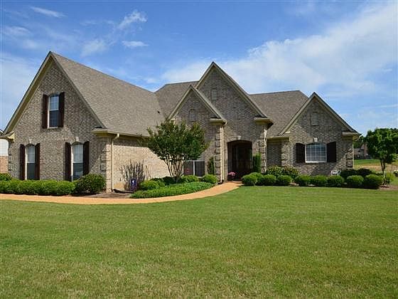 1st image of 1302 Heritage Lake Dr