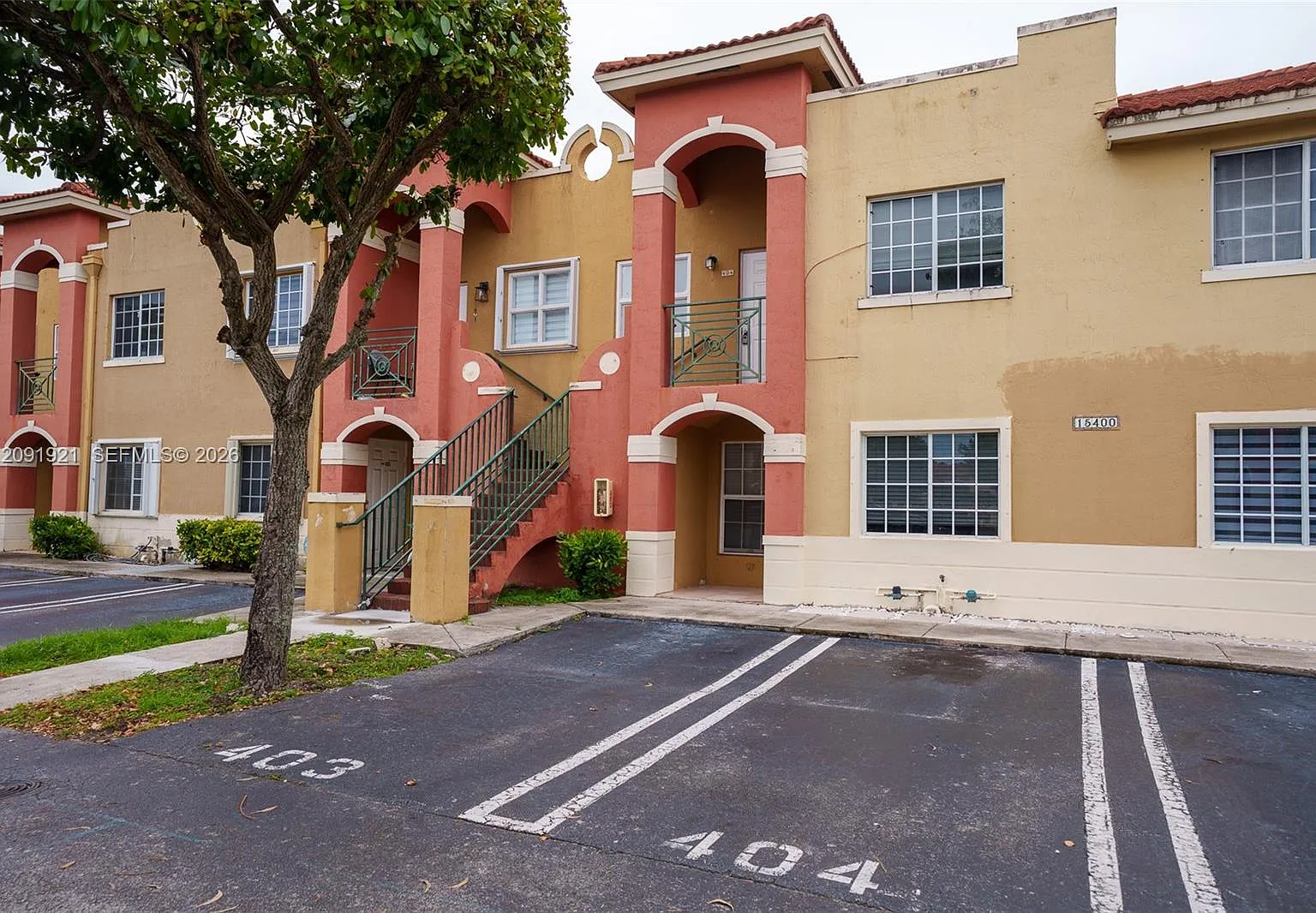 Vista Alegre Townhomes Vi — Photo 3