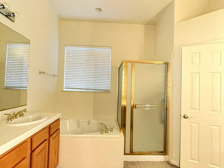 1115 Waverly Dr — Photo 21