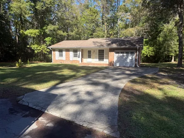 207 W Sherwood Dr, Havelock, NC 28532