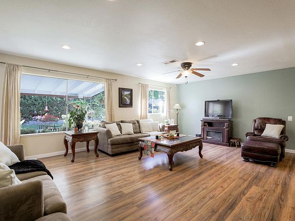 5th image of 5198 Persianwood Pl
