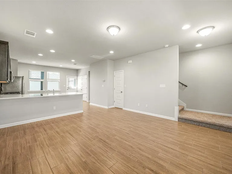 2045 Arendale Dr — Photo 5