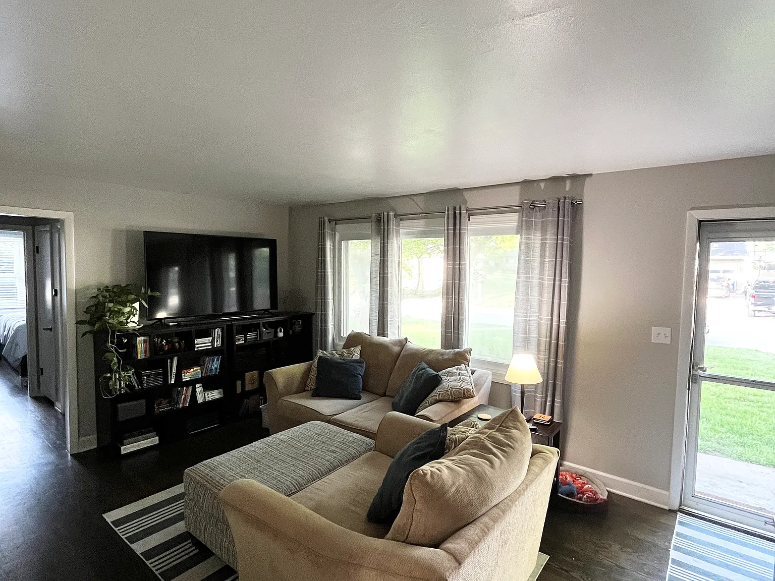 3 bed, 1.5 bath, 1248 sqft, $2,300 — Photo 2