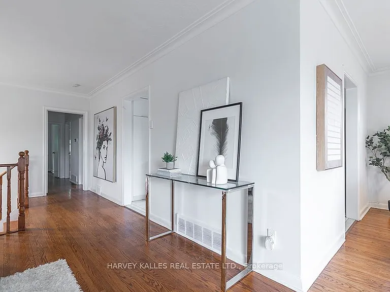 135 Combe Ave — Photo 8