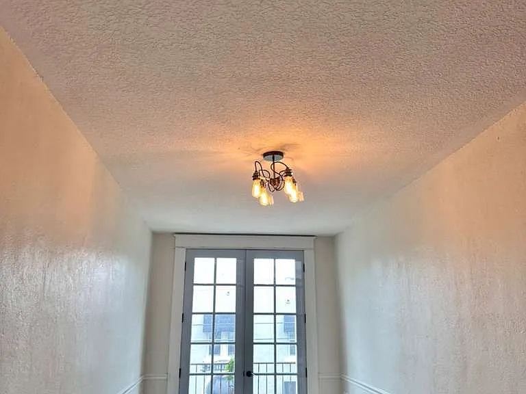 Ivy Flats — Photo 18