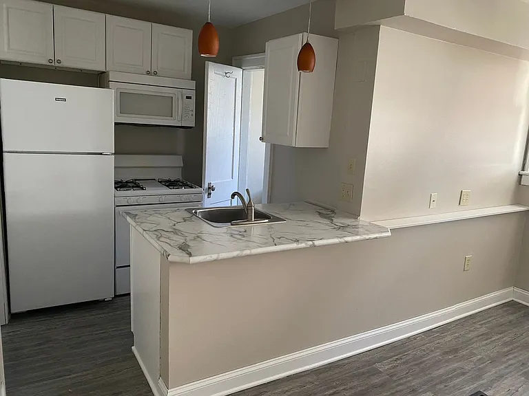 2378 Neil Ave — Photo 6