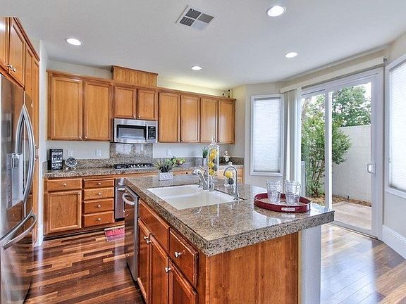 3rd image of 4414 Westport Way