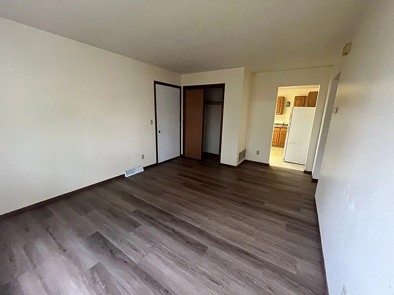 811 S Dousman St #6 — Photo 4