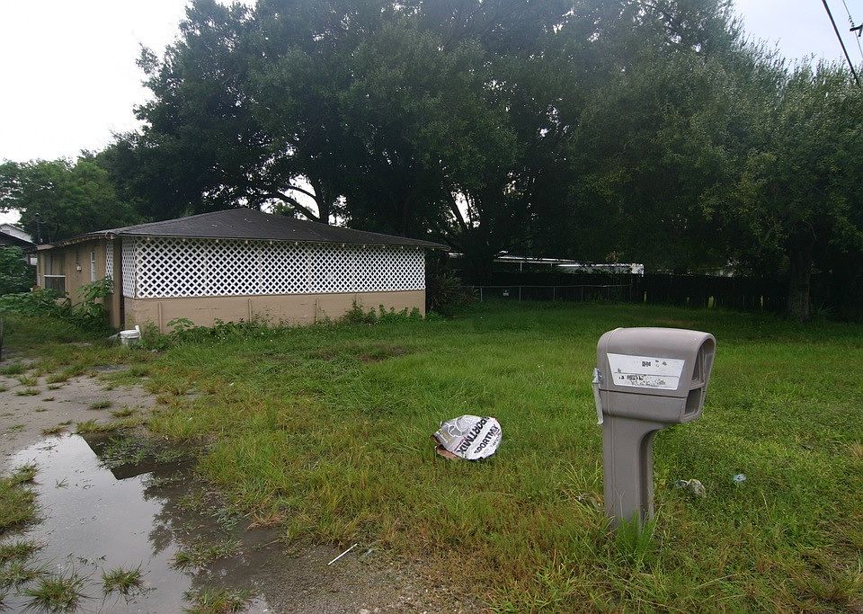 1st image of 840 Avenue M SW