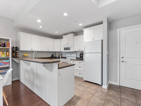 3rd image of 345 Mills Rd Unit 302