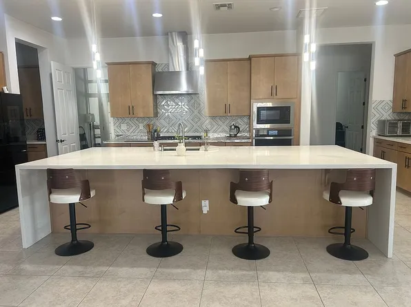 3349 E Branham Ln, Phoenix, AZ 85042