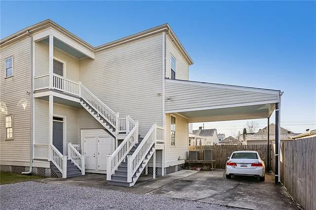 2328 Valence St #UPPER — Photo 24