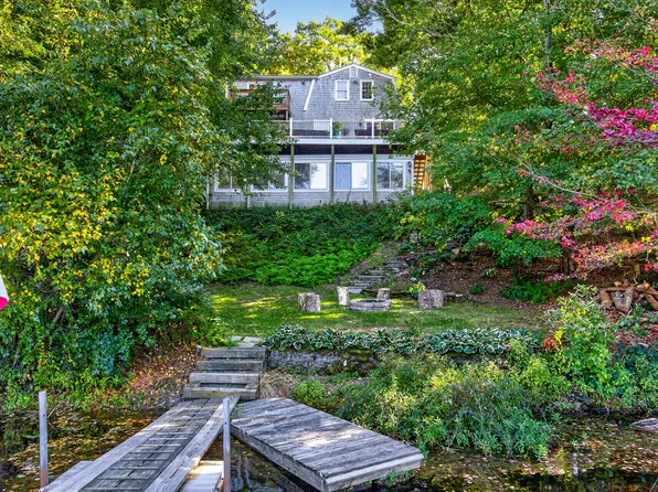 103 James Circle, Mashpee, MA 02649