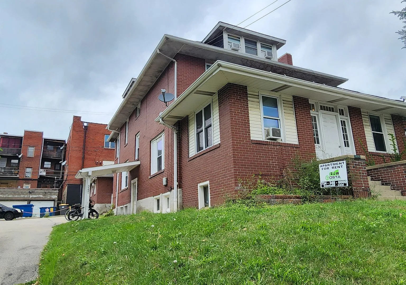 Welcome to 3230 Wainbell Avenue Apartments — Photo 4