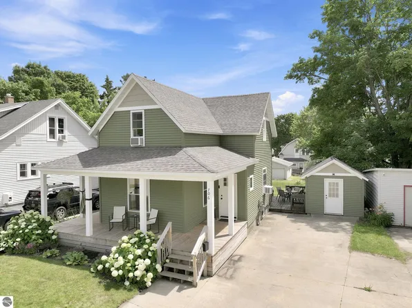 706 E Chapin St, Cadillac, MI 49601