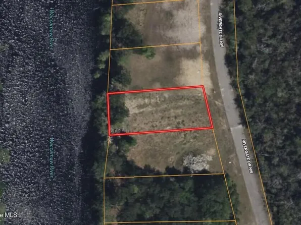 9918 Rivergate Drive NW, Ash, NC 28420