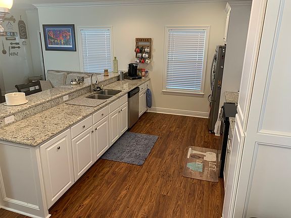 3rd image of 4201 Alma Ln