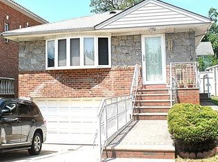 3558 168th St, Flushing, NY 11358