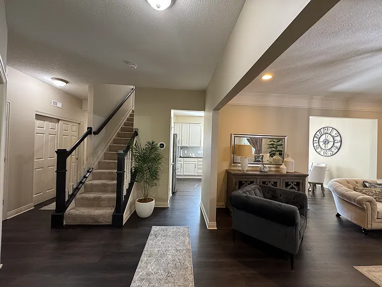 5985 Inslee Rd — Photo 2