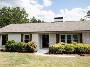 830 Bridlepath Ln, Charlotte, NC 28211