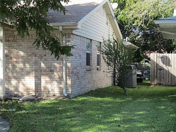 4th image of 1117 Shorecrest Dr