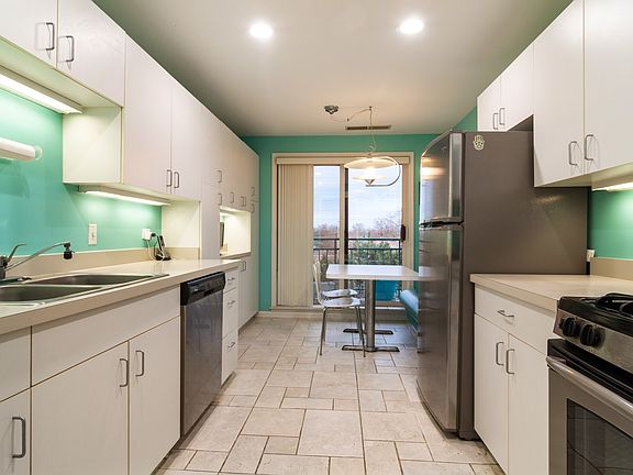 5th image of 4747 Howard St APT 301A