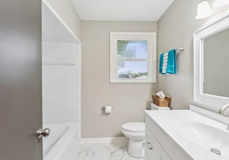 801 Lemont Dr — Photo 16