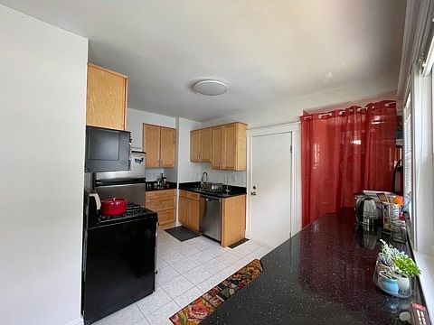 2nd image of 7 Castleton St #2