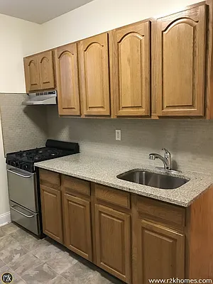 Rented by Realty 2000 Corp | media 13