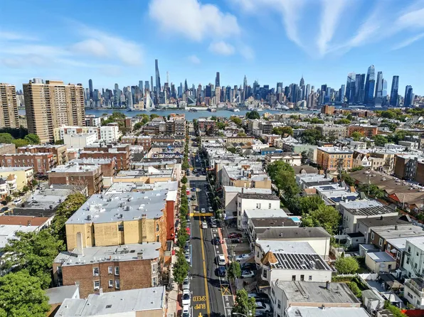 224 48th Street image 8 of 25