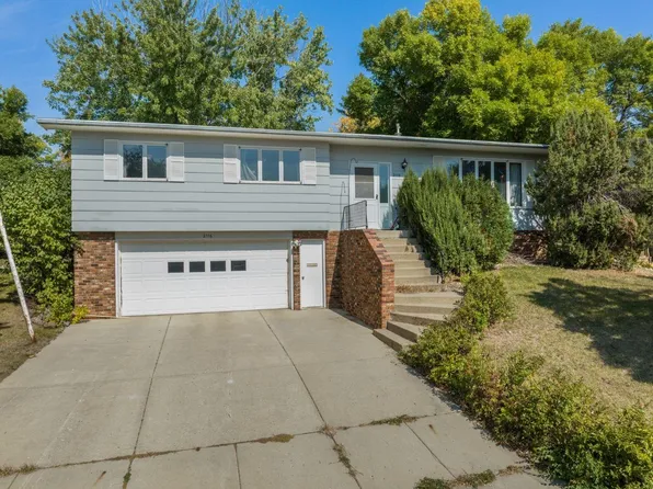 2116 11th Ave NW, Minot, ND 58703