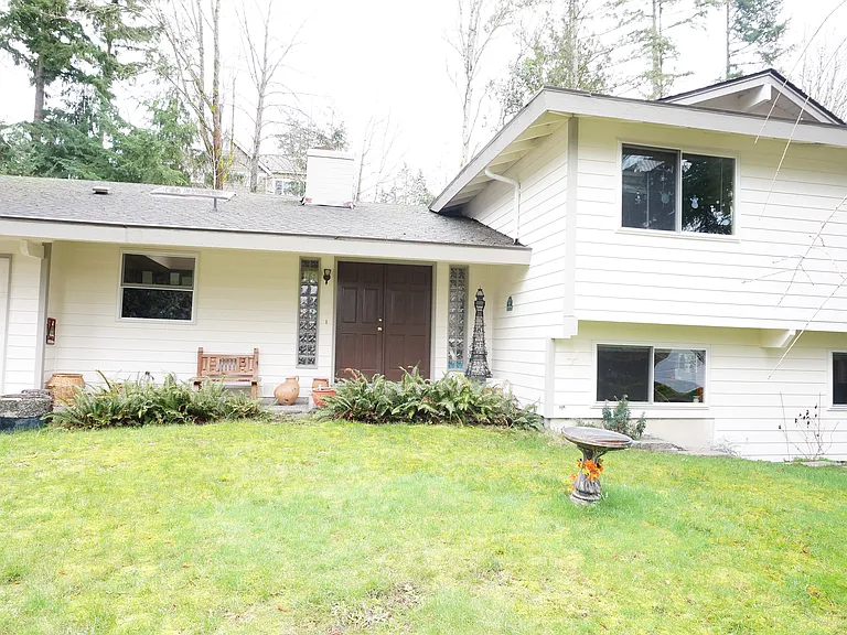 1000 151st Pl NE — Photo 1