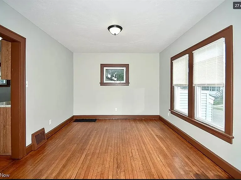 600 Columbus Ave NW — Photo 22