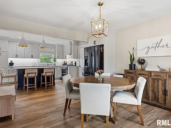 3rd image of 1808 Strawberry Ln