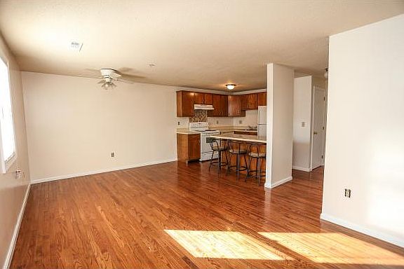 5th image of 807 Elmwood Dr #807