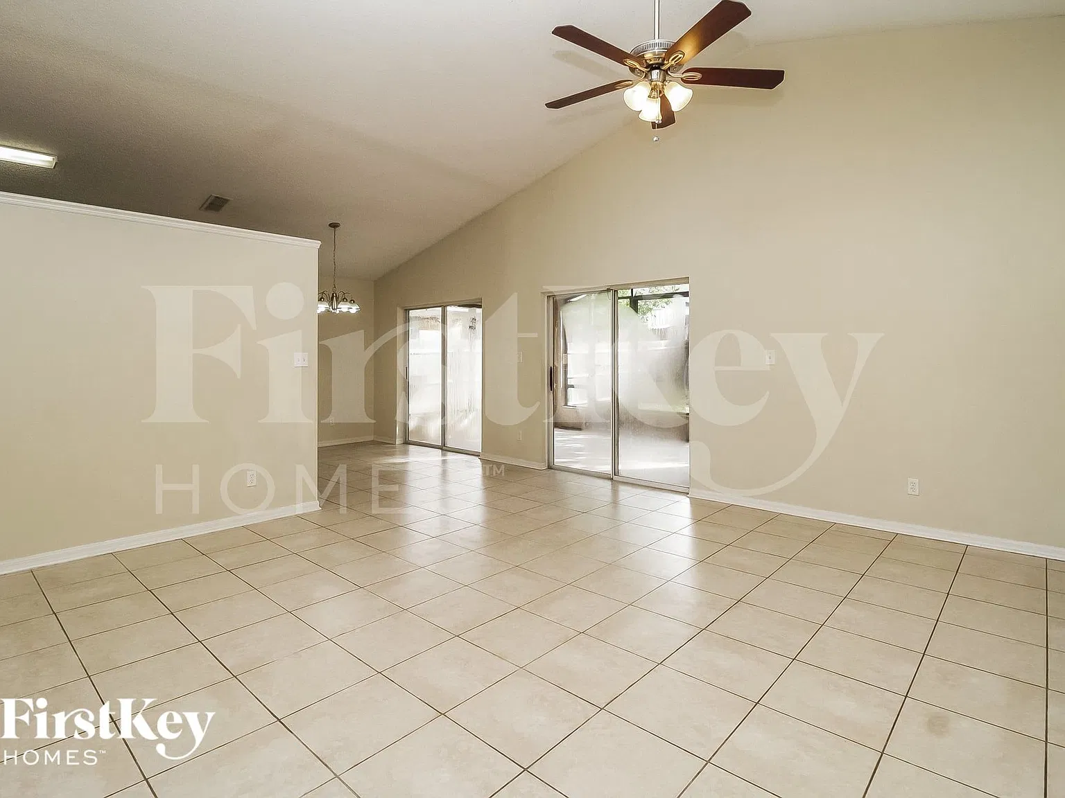 3 bed, 2.0 bath, 1334 sqft, $2,410 — Photo 4