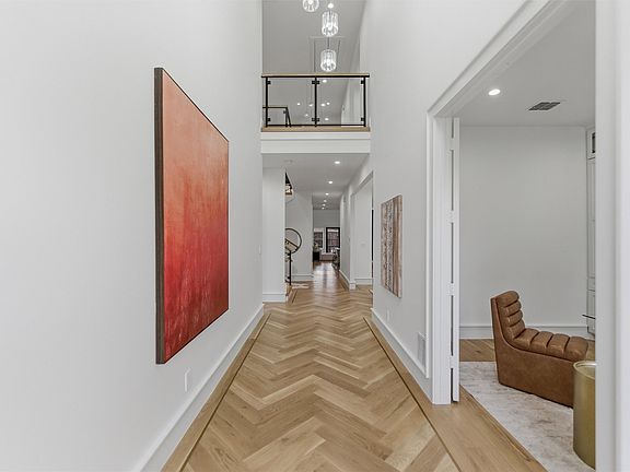 2nd image of 7503 Robin Rd