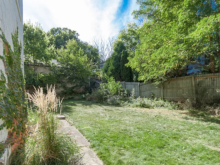 134 E Gorham St — Photo 2