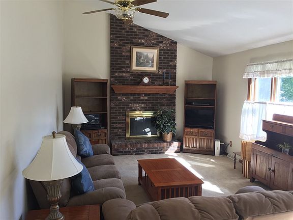 2nd image of 24 Woodridge Dr