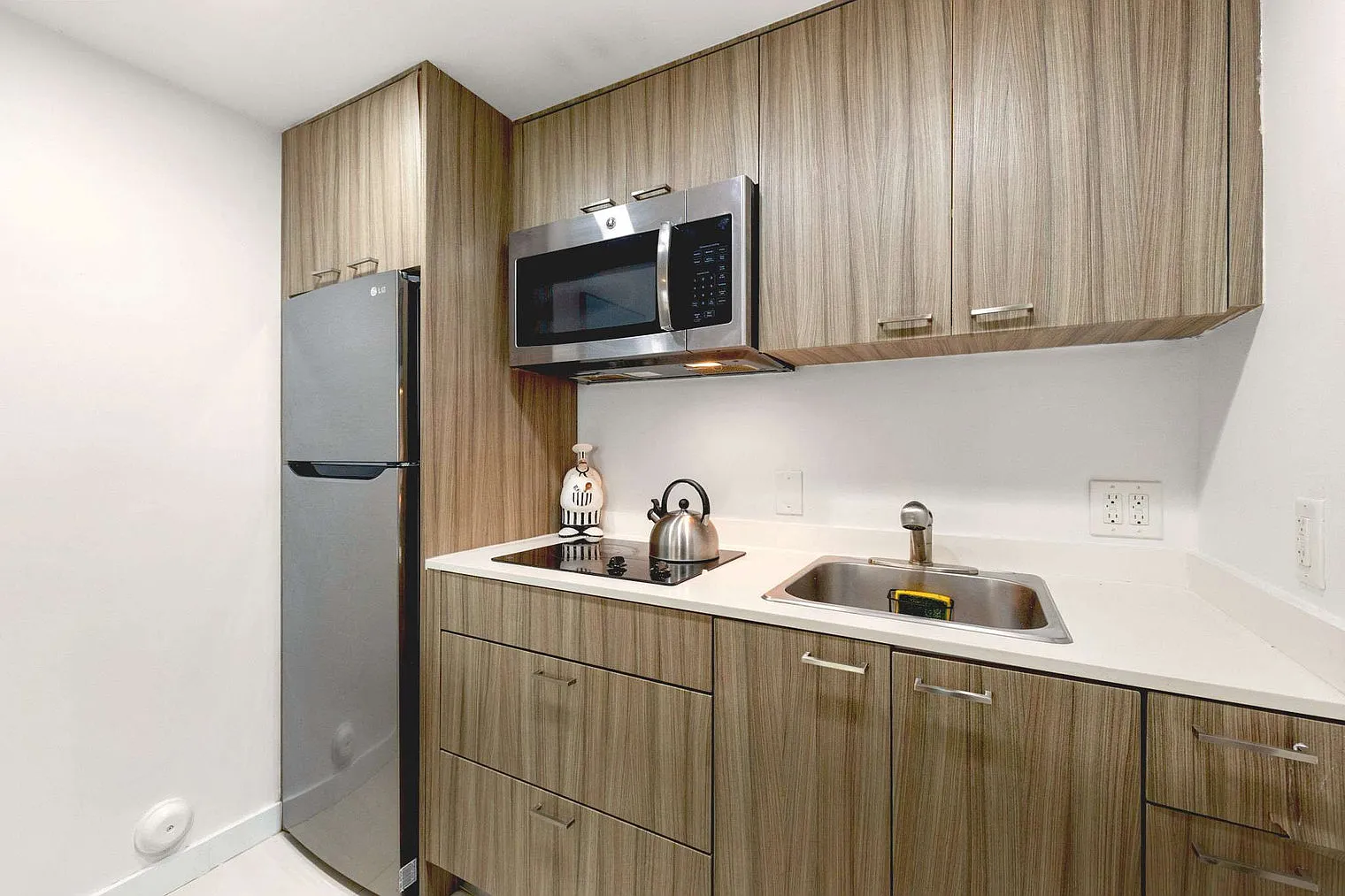 1 bed, 1.0 bath, 452 sqft, $2,445 — Photo 2