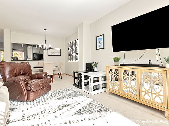 2nd image of 578 New Haven Dr Unit 578