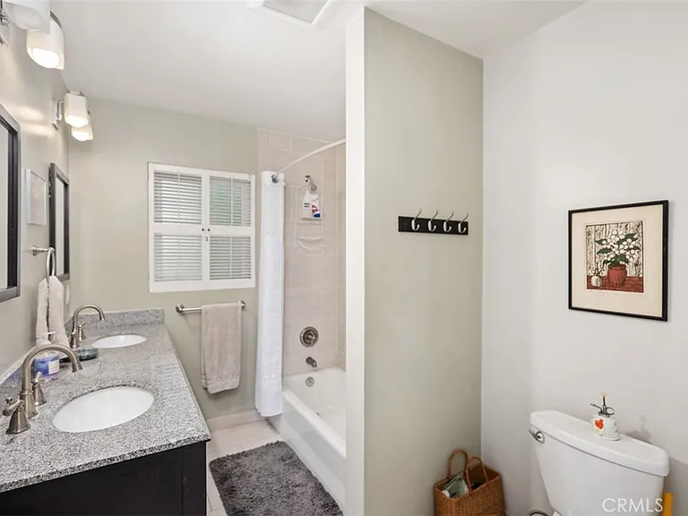 670 Thalia St — Photo 10