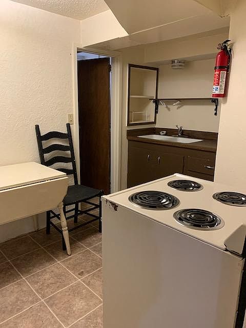 1st image of 423 10th Ave S #6