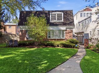 2666 Prairie Ave APT B, Evanston, IL 60201